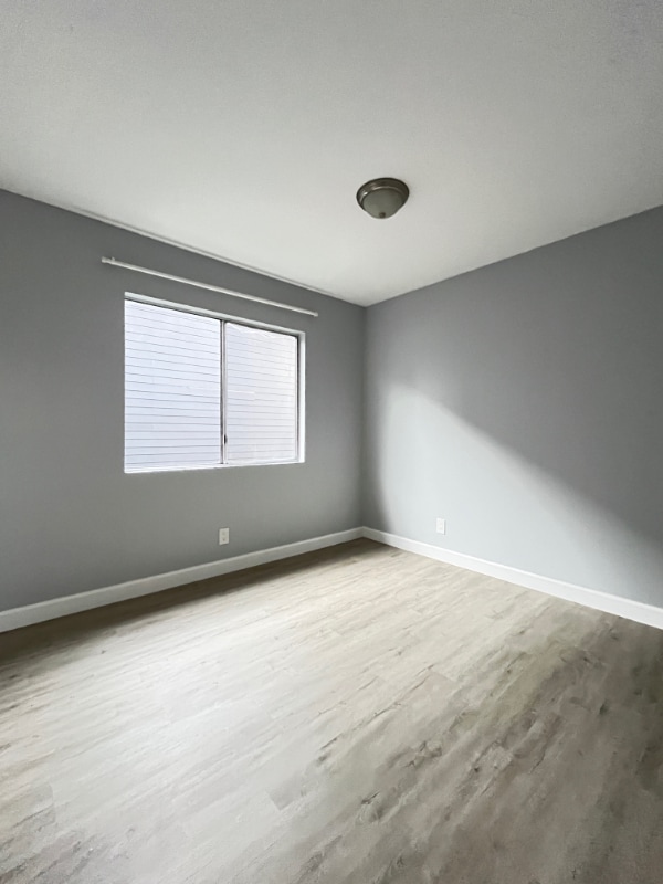 Building Photo - 322 Laveta Terrace