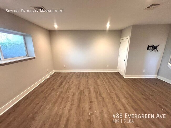 Building Photo - 488 Evergreen Ave