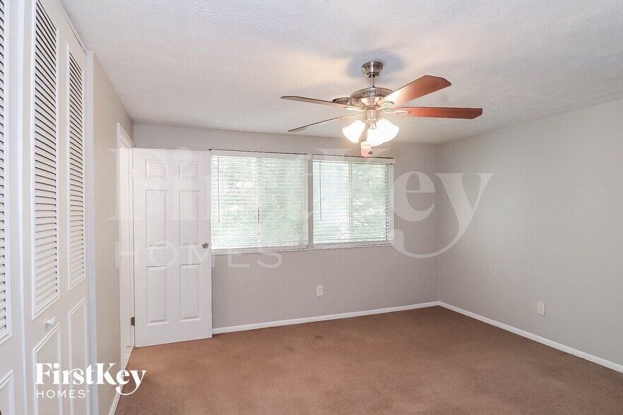 Building Photo - 4788 North Cir