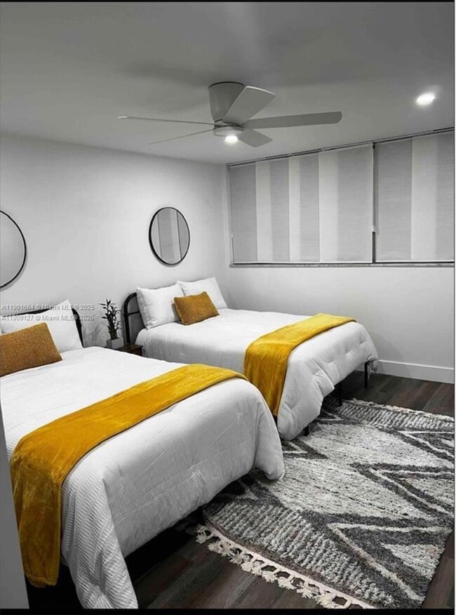 Primary Photo - 700 NW 214th St