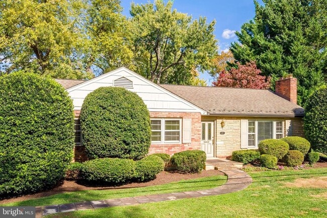 Building Photo - 3867 Chesterbrook Rd