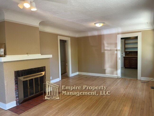 Building Photo - 1764 W 9th Pl