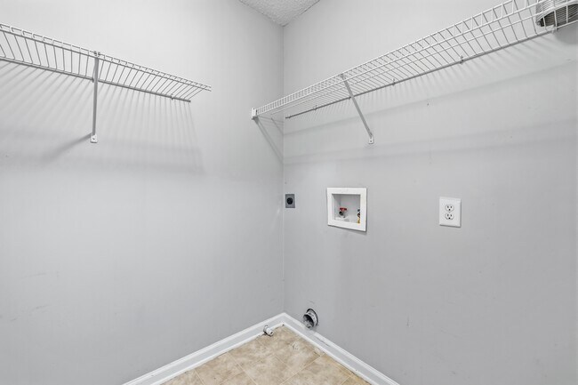 Building Photo - 777 King George Blvd