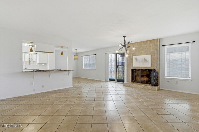 Building Photo - 10837 Gemstone St