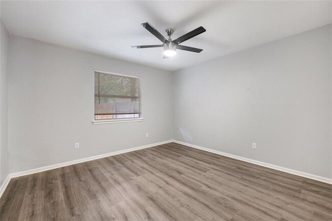 Building Photo - 2404 Burleson Ct