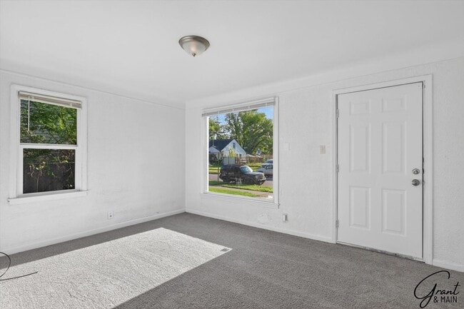 Building Photo - $1250 3 bed Bungalow