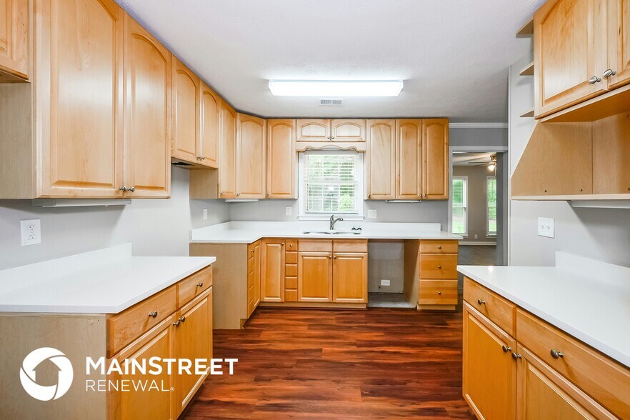 Building Photo - 3438 Creekwood Dr SE