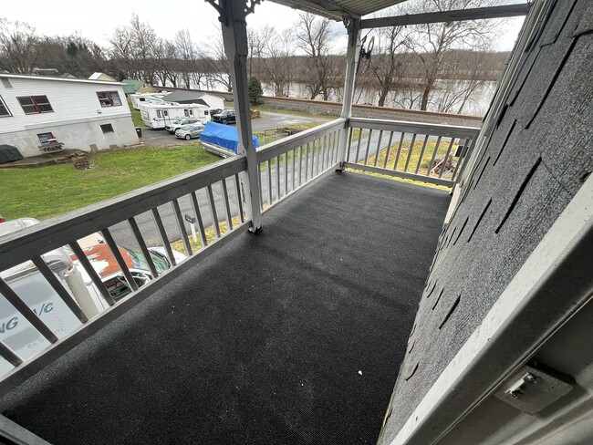 Building Photo - Herndon Blue House