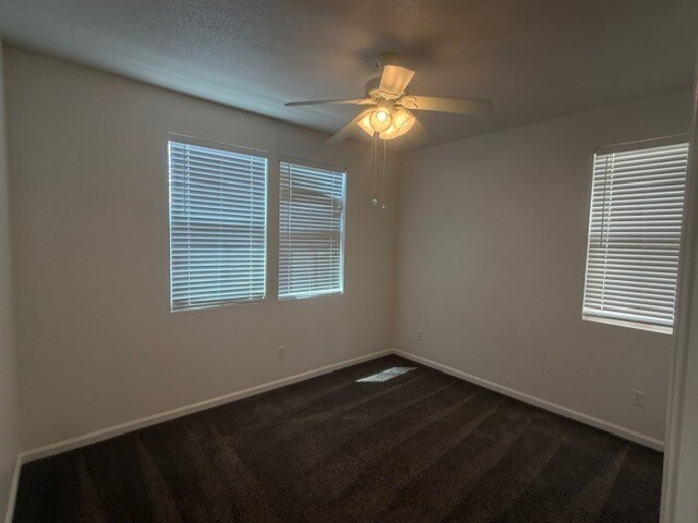 Building Photo - Gorgeous Modesto Home 3 Bedroom 2.5 Bathroom