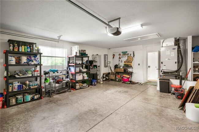 Building Photo - 5 Primula Ct W