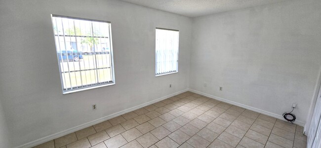 Building Photo - 126 Fiesta Dr