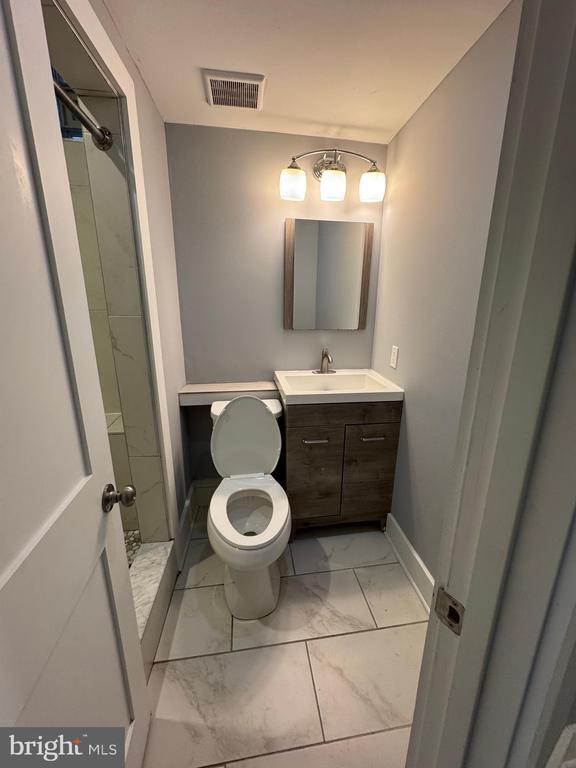 Building Photo - 1522 Willington St