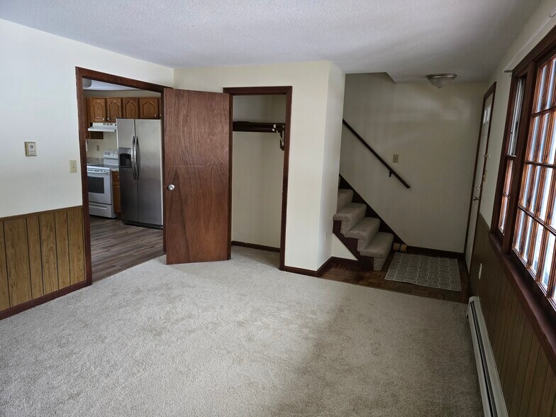 Building Photo - 64 Pershing St