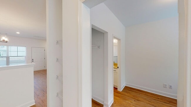 Building Photo - Charming Two Bedroom Townhomes With Flex R...