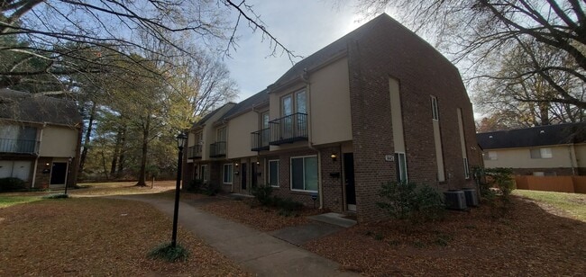 Building Photo - 1445 Brookwood Dr