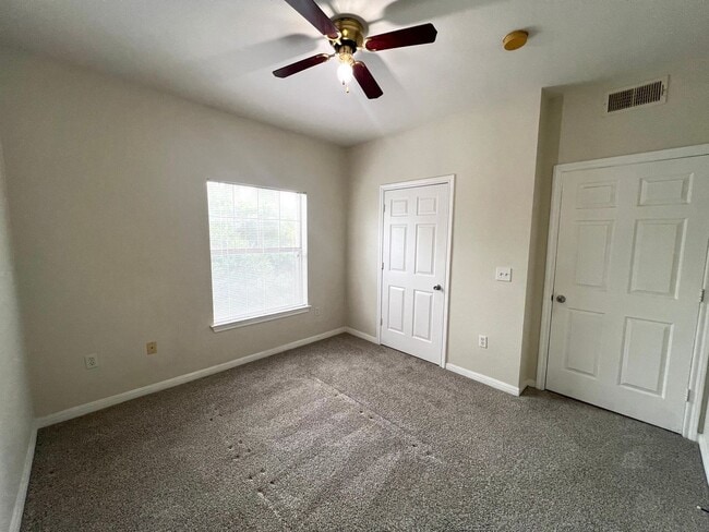 Building Photo - 2320 Gracy Farms Ln