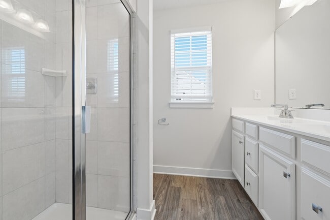 Building Photo - 266 Foxglove Dr