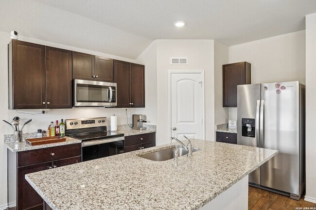 Building Photo - 841 Bahia Pl