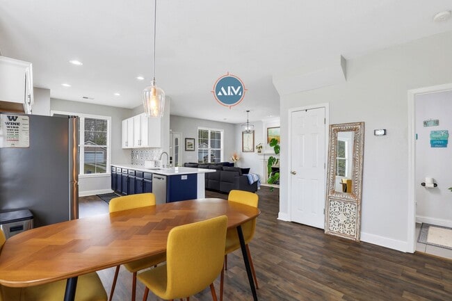 Building Photo - Stunning 3-Bedroom Home in University Park – Move-In Ready!