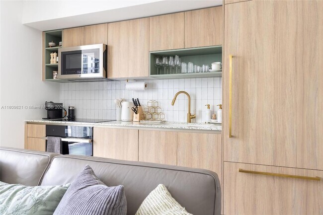 Building Photo - 159 NE 6th St