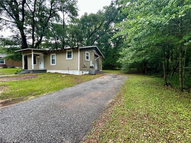 Building Photo - 905 Pansy Ct