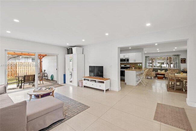 Building Photo - 11720 SW 81st Rd