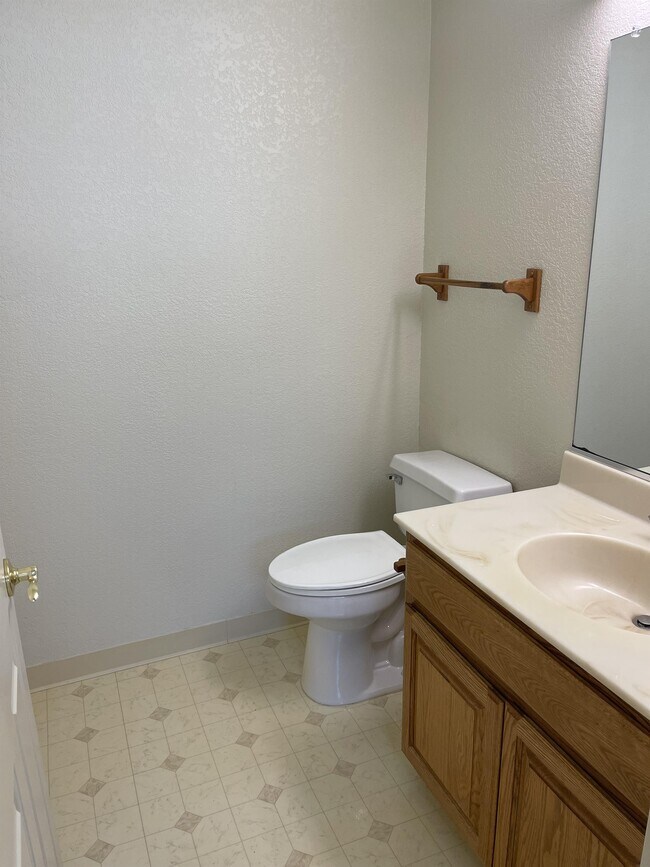 Building Photo - 508 S K St