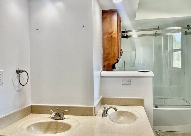 Building Photo - Italian Estates Property Management