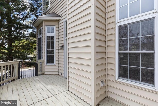 Building Photo - 11201 Woodglen Dr