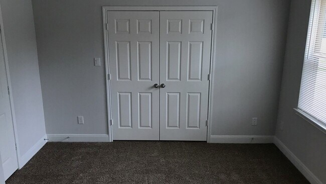 Building Photo - 8218 Parker Rd