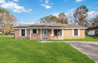 Building Photo - 6134 Balbo St