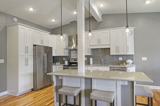 Building Photo - 36D Abbey Villa Circle