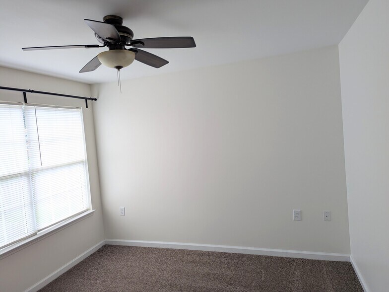 Building Photo - 2237 Spring Meadow Ln SE