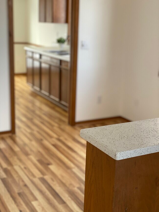 Building Photo - 722 Silver Lake Road NW