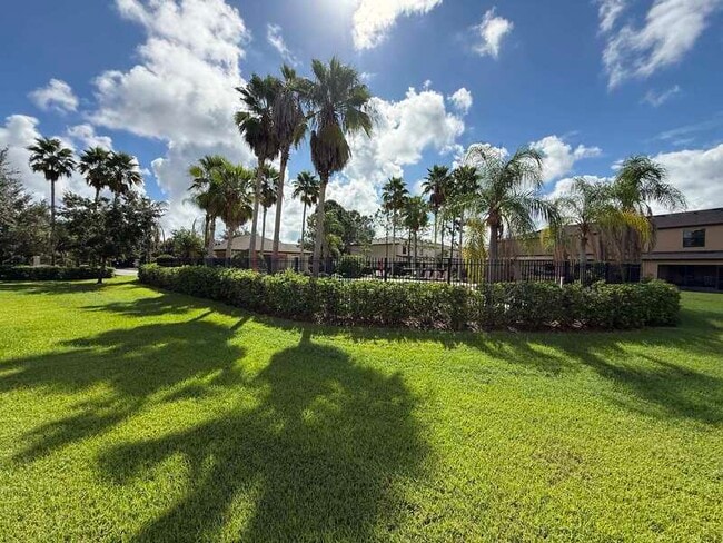 Building Photo - 2516 Oleander Lakes Dr