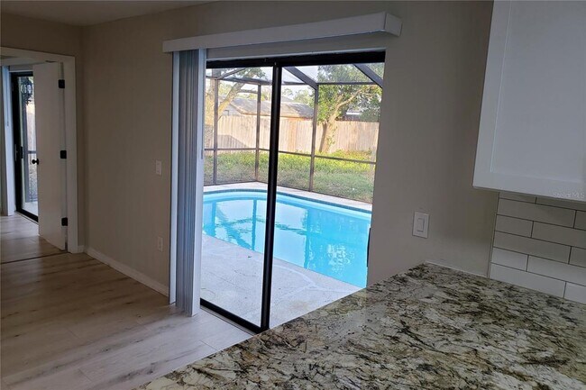 Building Photo - 4284 Everett Ave