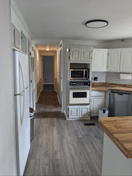 Building Photo - 101 W Skyway Dr