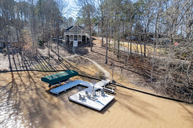 Building Photo - Lakefront Oconee Home