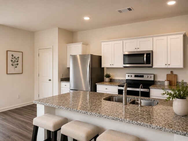 Building Photo - 14870 Calderon Dr