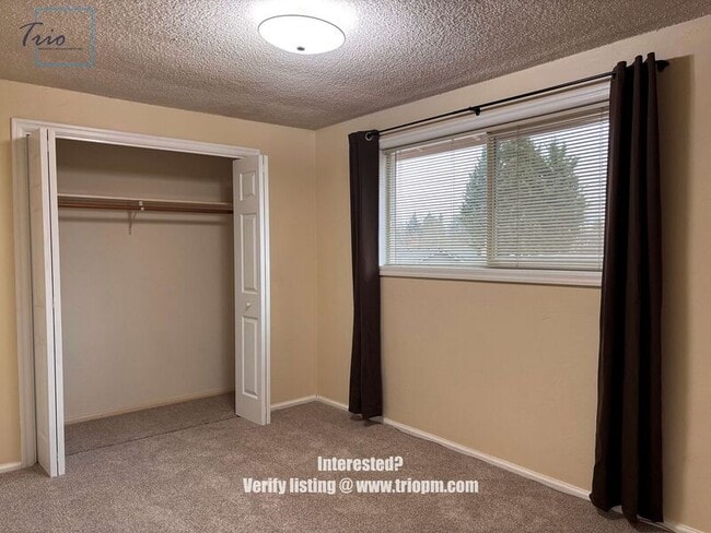 Building Photo - 1398 Corum Ave