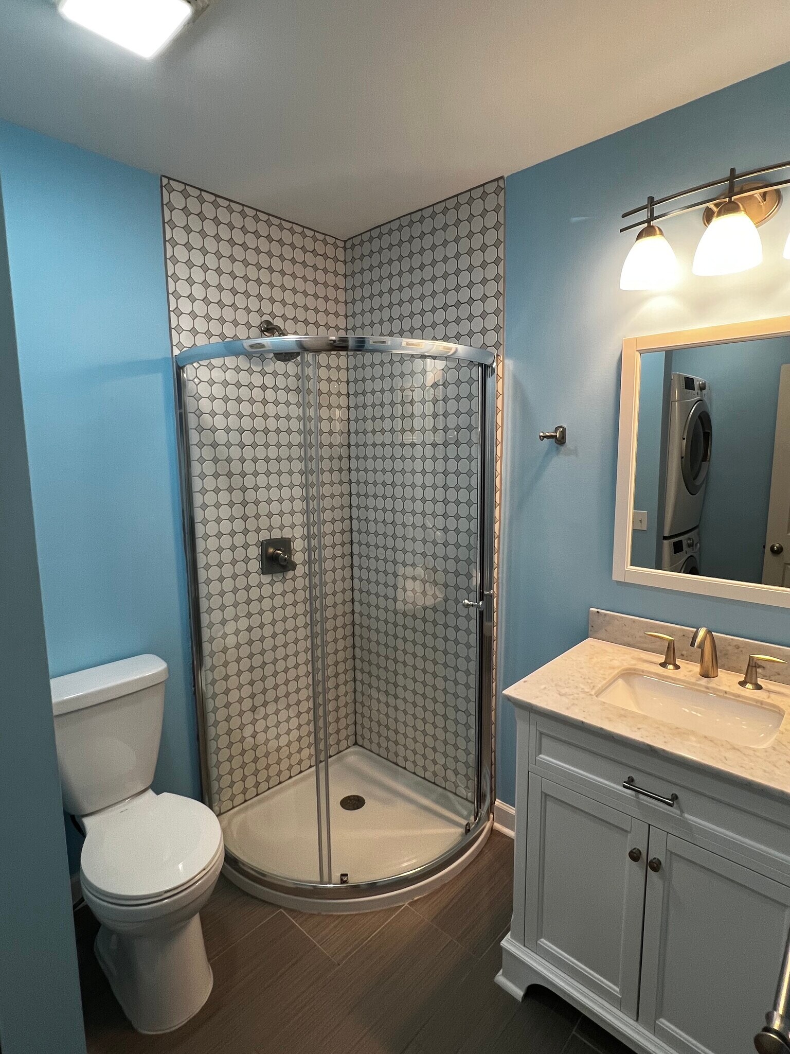 Second bathroom - 60 Jay St