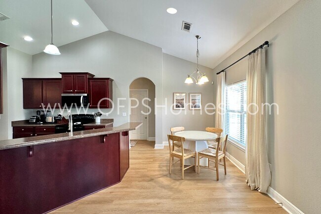 Building Photo - 606 Rowan Cir