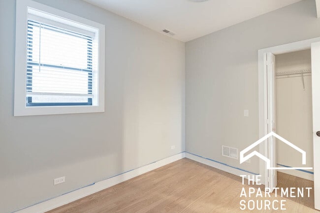 Building Photo - 4409 N Seeley Ave