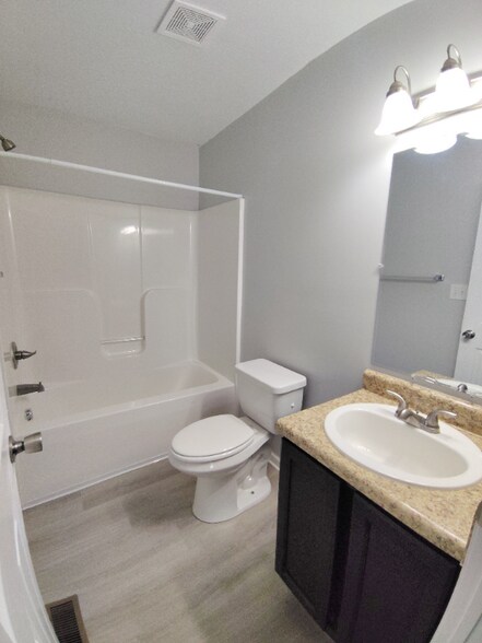 Building Photo - 70 Duiguid Dr