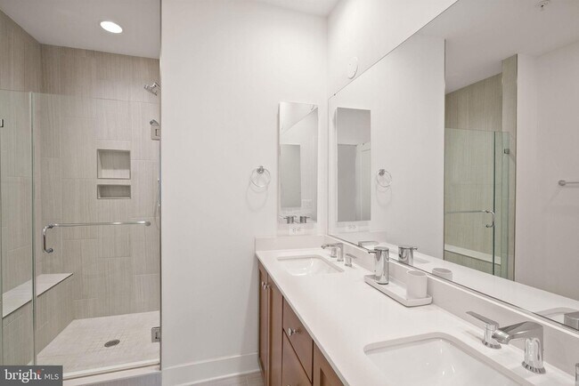 Building Photo - 11258 Faraday Park Dr.