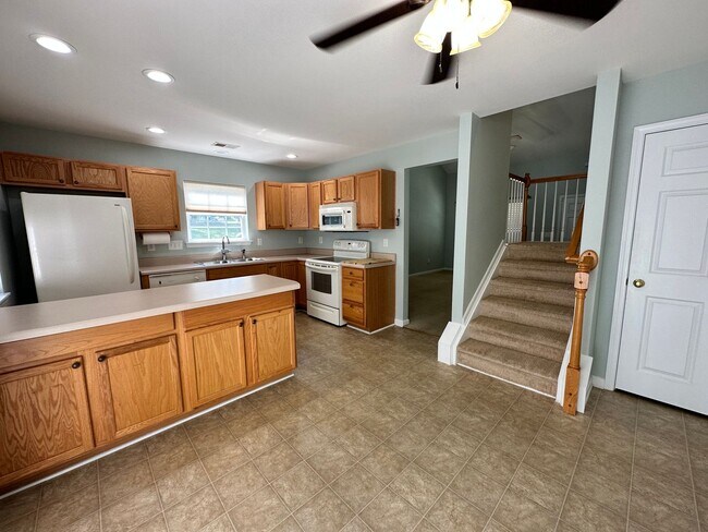 Building Photo - Exclusively Offered by Muse Realty Rentals...