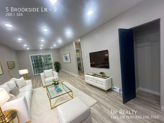 Building Photo - 5 Brookside Ln