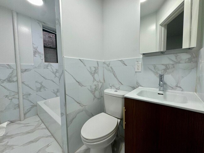 Building Photo - 124 74th St