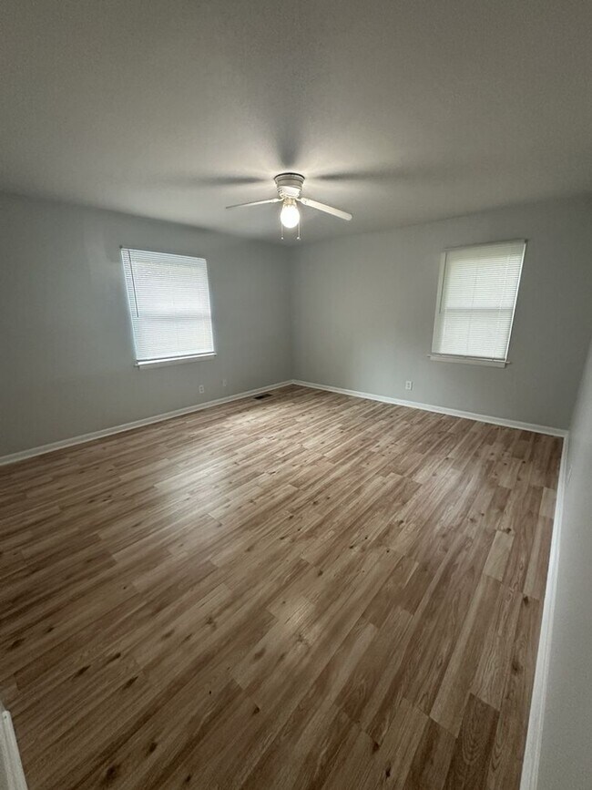 Building Photo - Comfortable Chattanooga Living at Clift View Drive