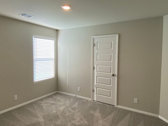 Building Photo - Beautiful 4 bed/2bath home in Broken Arrow...